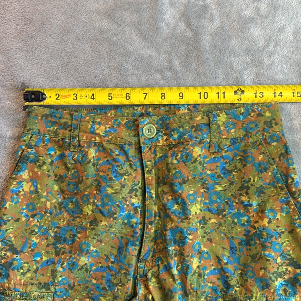 NWOT Lucy & Yak Avery Cotton Cargo Shorts Green Floral Size W26 - Picture 13 of 15